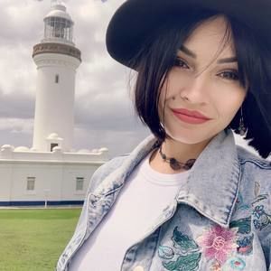 Meet your Posher, Lily